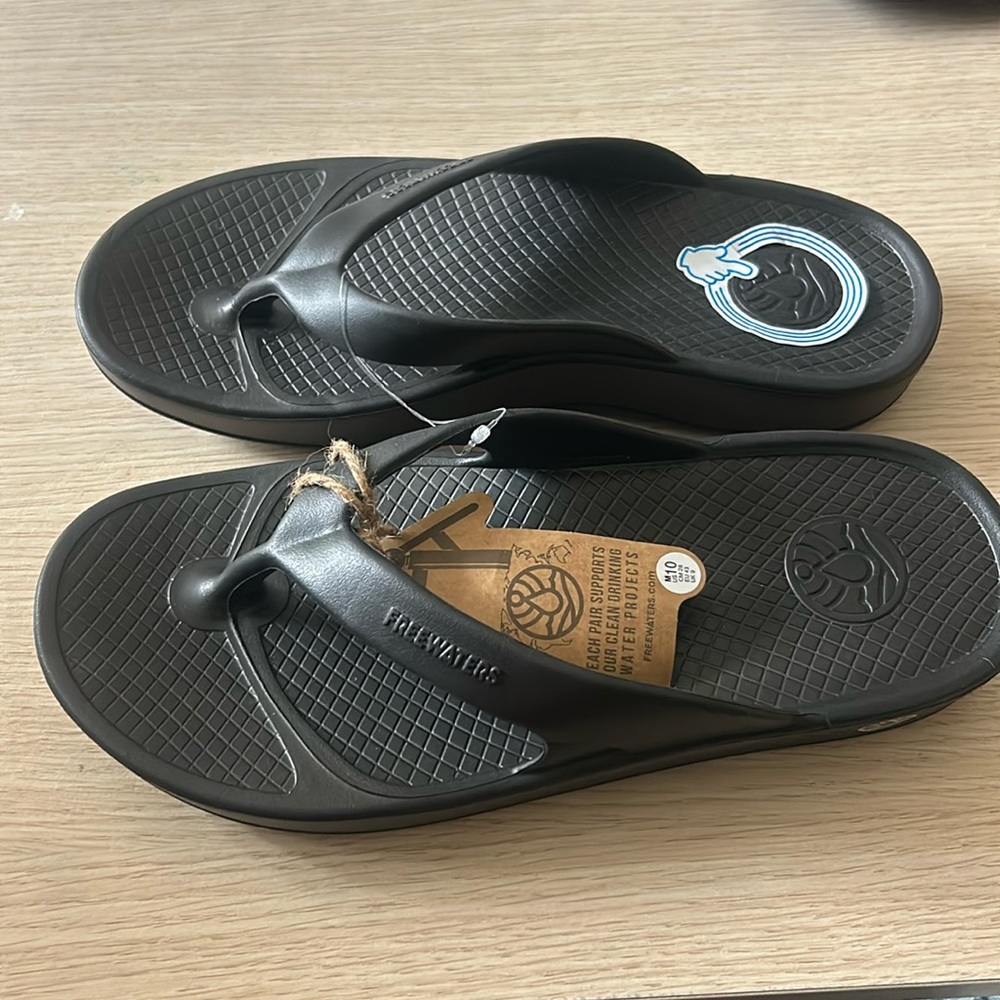 Freewaters Unisex-Adult Athletic Flip-Flop